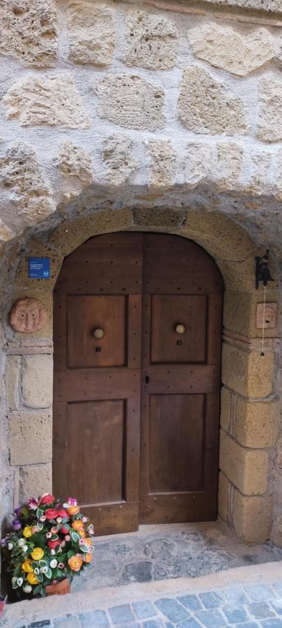 La Chascona Di Farnese Casa Di Tufo Nel Borgo Lejlighed Eksteriør billede