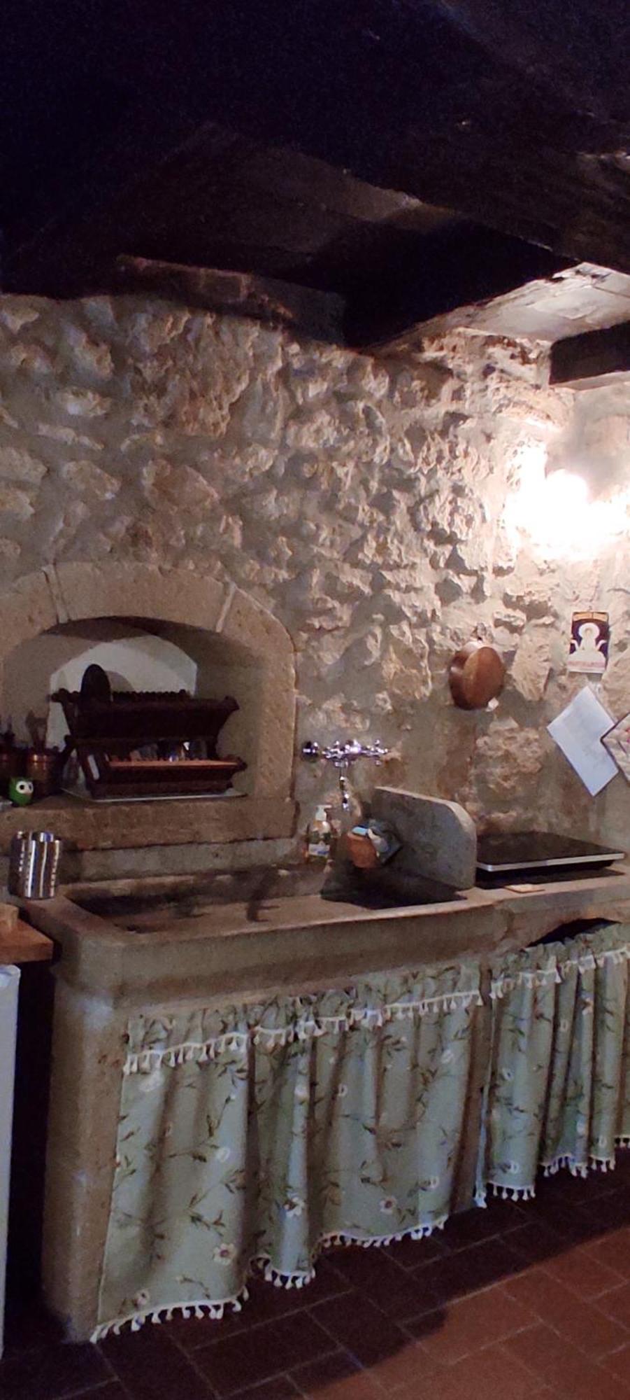 La Chascona Di Farnese Casa Di Tufo Nel Borgo Lejlighed Eksteriør billede