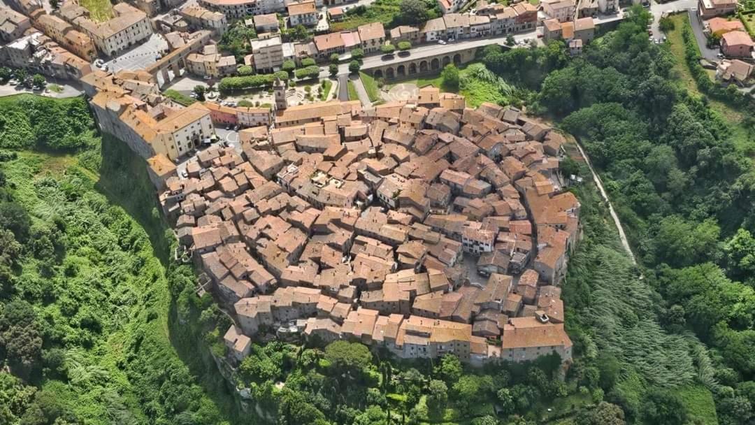 La Chascona Di Farnese Casa Di Tufo Nel Borgo Lejlighed Eksteriør billede